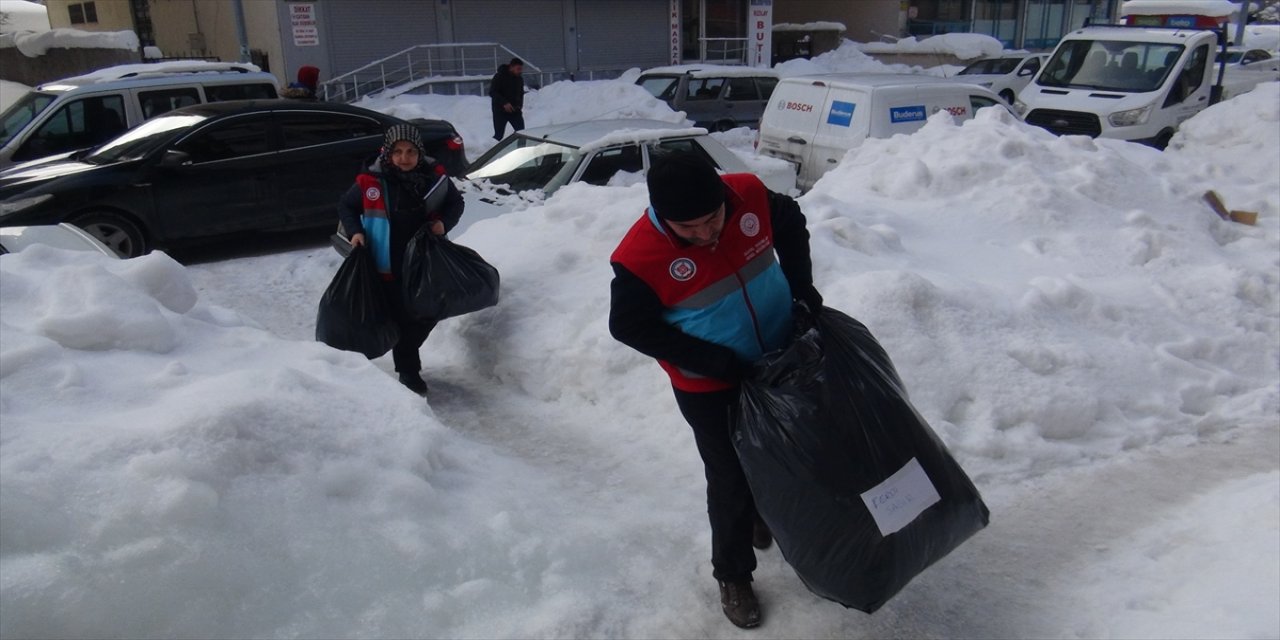 Bitlis'in Ahlat ve Tatvan ilçelerinde 646 depremzede aile misafir ediliyor