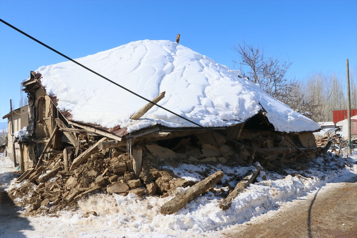 110 evden 85'i yıkıldı