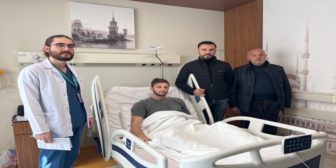 Adıyamanlı depremzede üniversite öğrencisi sağlığına kavuşmayı bekliyor.