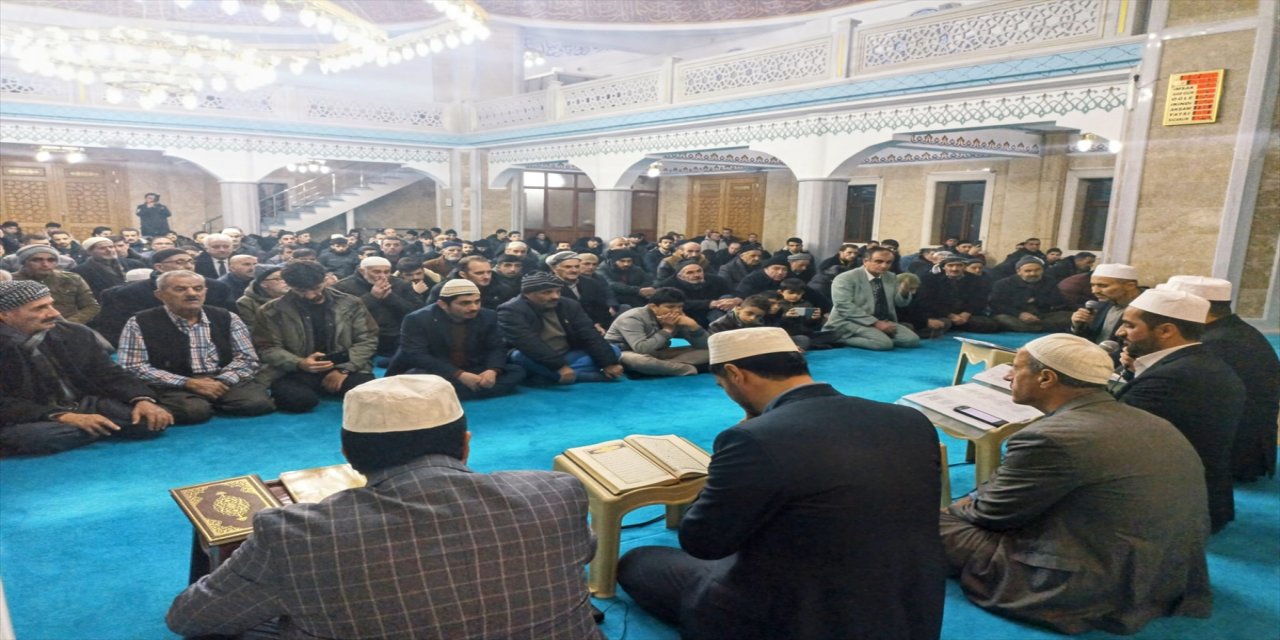 Van, Hakkari, Bitlis ve Muş'ta Miraç Kandili dualarla idrak edildi