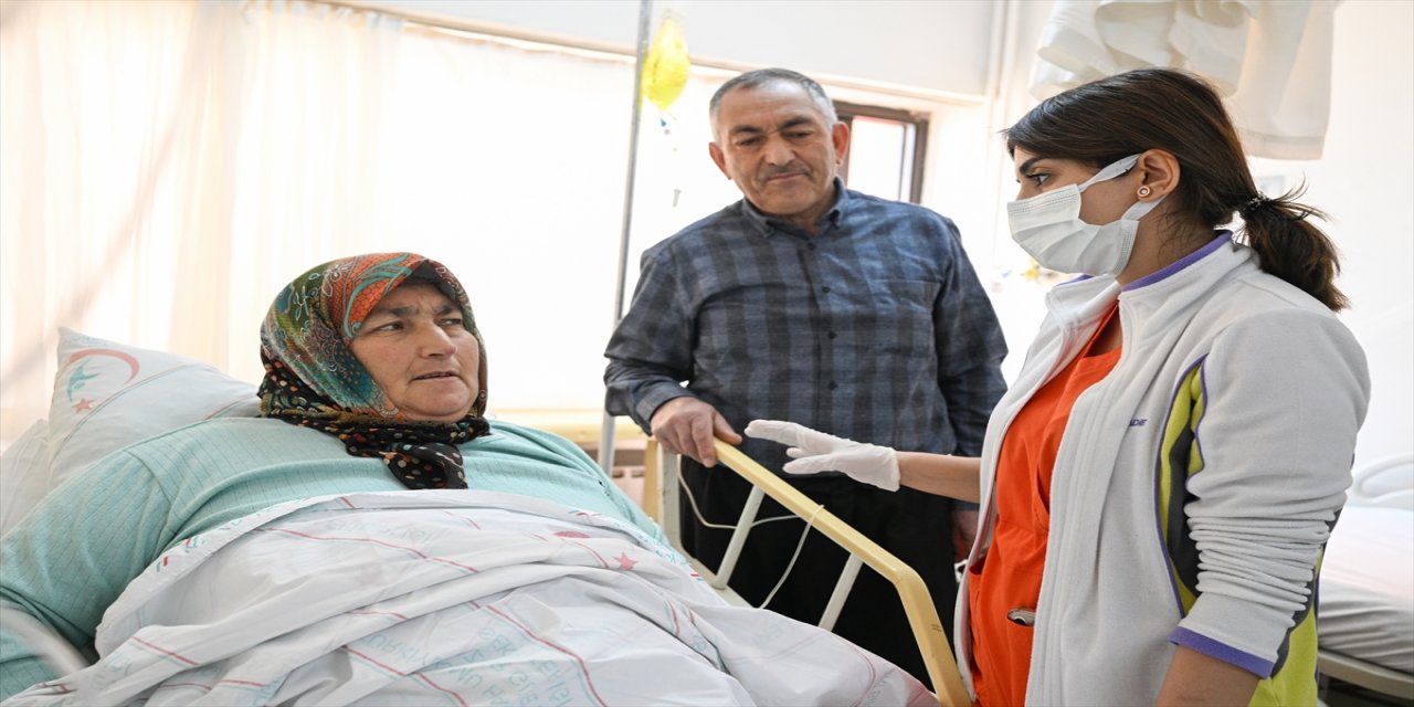 Depremde yaralanan kadın ve eşi "ikinci bahar" için hazırlanıyor.