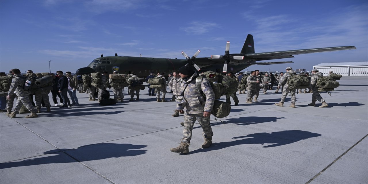27 Hava Harp Okulu personeli Adıyaman'a yola çıktı.