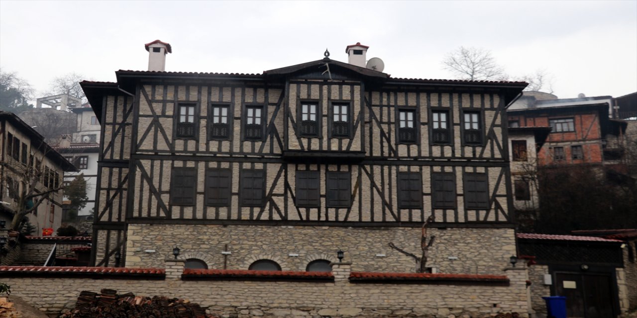 Tarihi Safranbolu evlerindeki çatkı sisteminin yeni yapılarda kullanılması önerisi