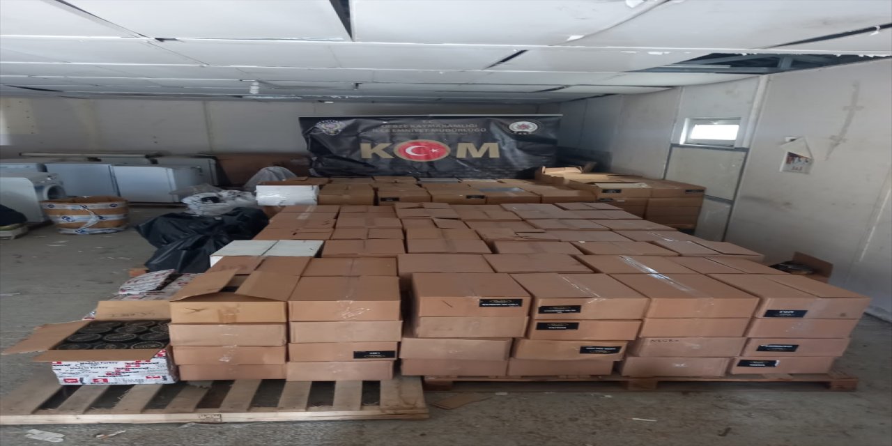 Kocaeli merkezli operasyonda 15 zanlı yakalandı.