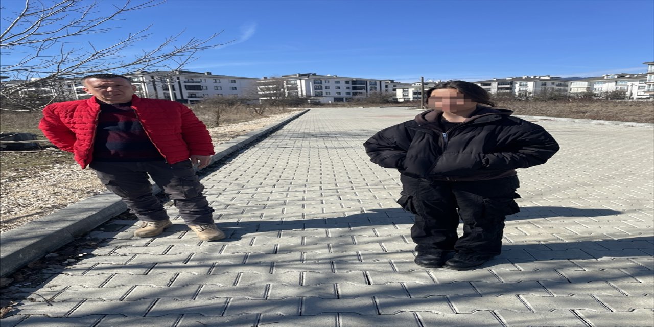 Bolu'da sahipsiz köpeklerin saldırısına uğrayan kız öğrenci yaralandı