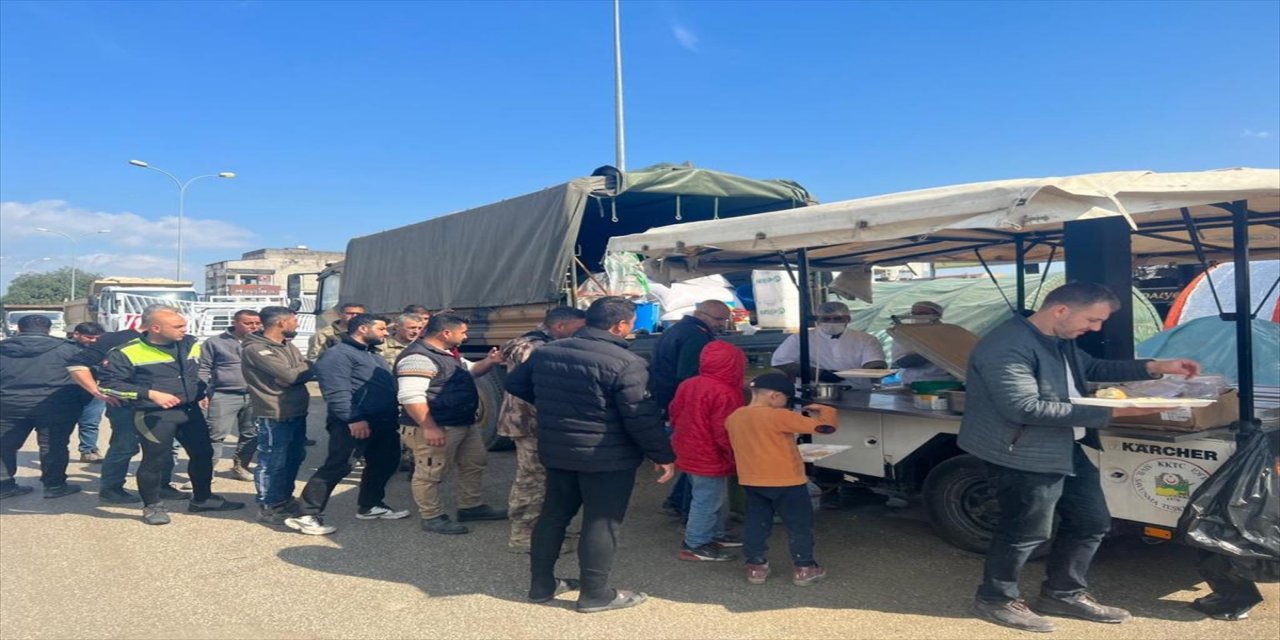 KKTC Güvenlik Kuvvetleri Komutanlığının depremzedelere desteği devam ediyor.