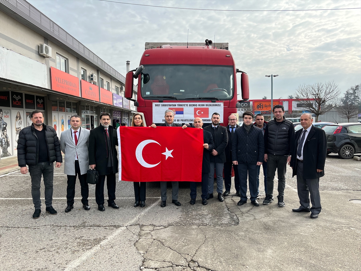 Sırbistan ve Bosna Hersek'ten depremzedeler için yardım tırları gönderildi