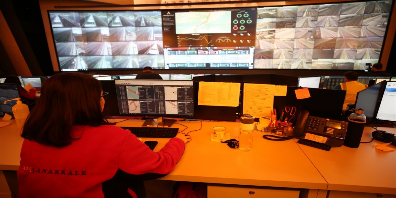 1915 Çanakkale Köprüsü'nün yapı güvenliği 24 saat boyunca izleniyor.