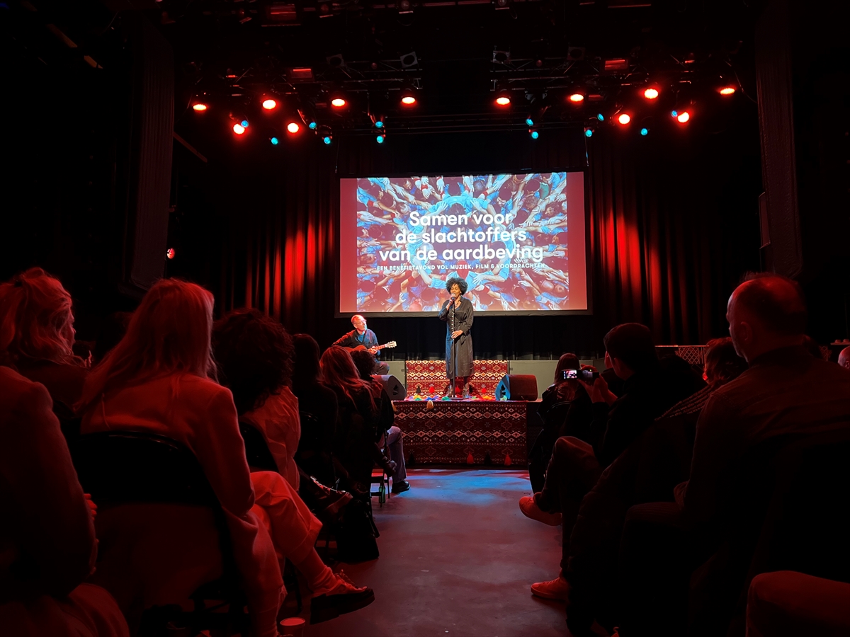 Amsterdam'da "Depremzedeler İçin Hep Beraber" etkinliği