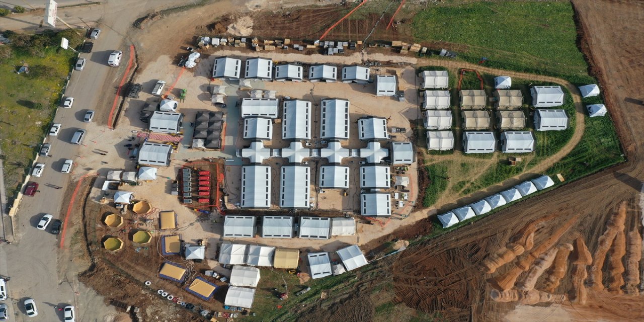 AB heyeti Belçika'nın Kırıkhan'da kurduğu sahra hastanesini ziyaret etti.