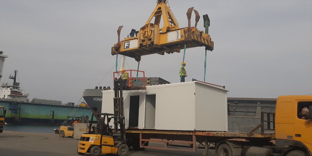 KKTC'den deprem bölgelerine 40 prefabrik ev gönderildi