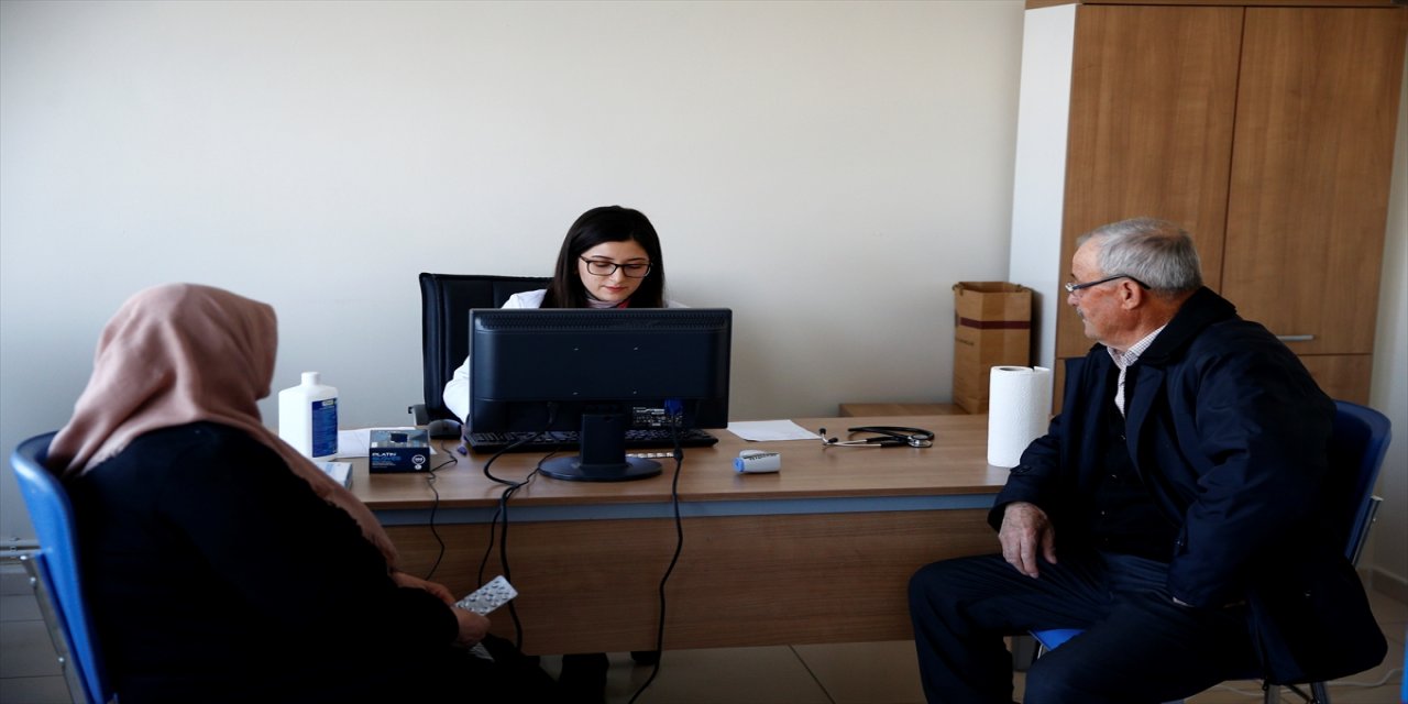 Psikolojik destek ekipleri depremzedelerin ayağına kadar gidiyor.