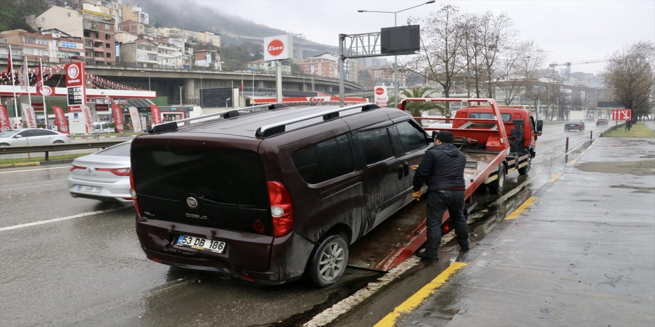 Trabzon'da 6 aracın karıştığı trafik kazasında 5 kişi yaralandı