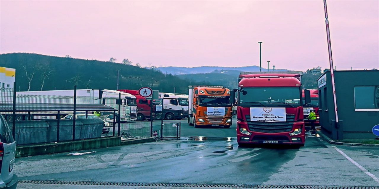 Bosna Hersek'ten Türkiye ve Suriye'deki deprem bölgeleri için 40 yardım tırı yola çıktı