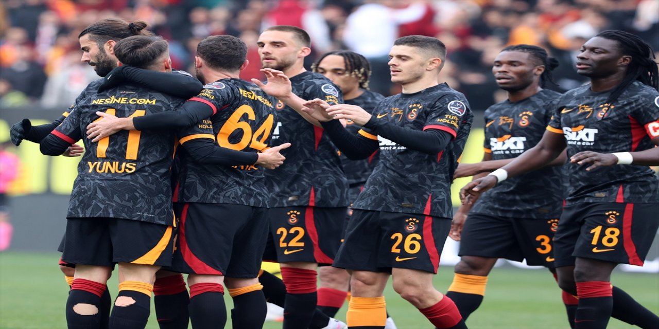 Galatasaray, hazırlık maçını 6-0 Galip bitirdi.