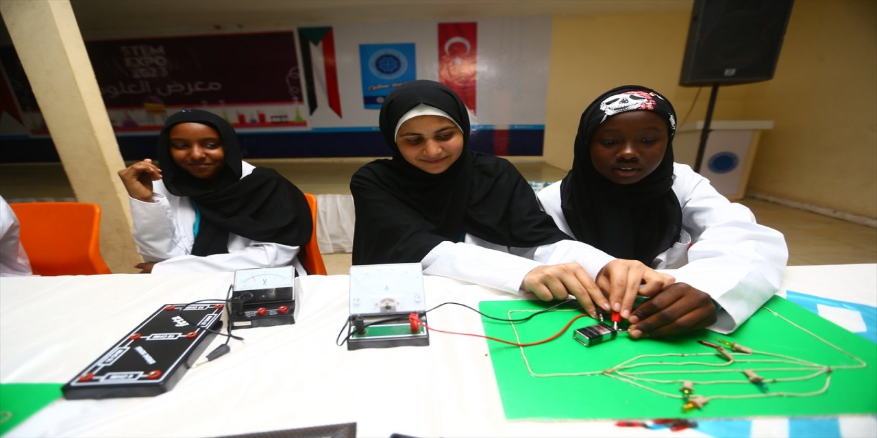 Sudan'daki Türkiye Maarif Okullarında bilim şenliği düzenlendi