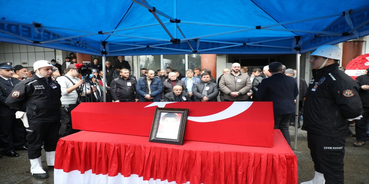 Hatay'da şehit düşen polis memuru Tarakçı, Rize'de son yolculuğuna uğurlandı