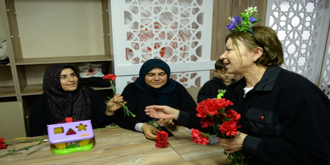 Sinop'ta bulunan depremzede kadınların Dünya Kadınlar Günü kutlandı