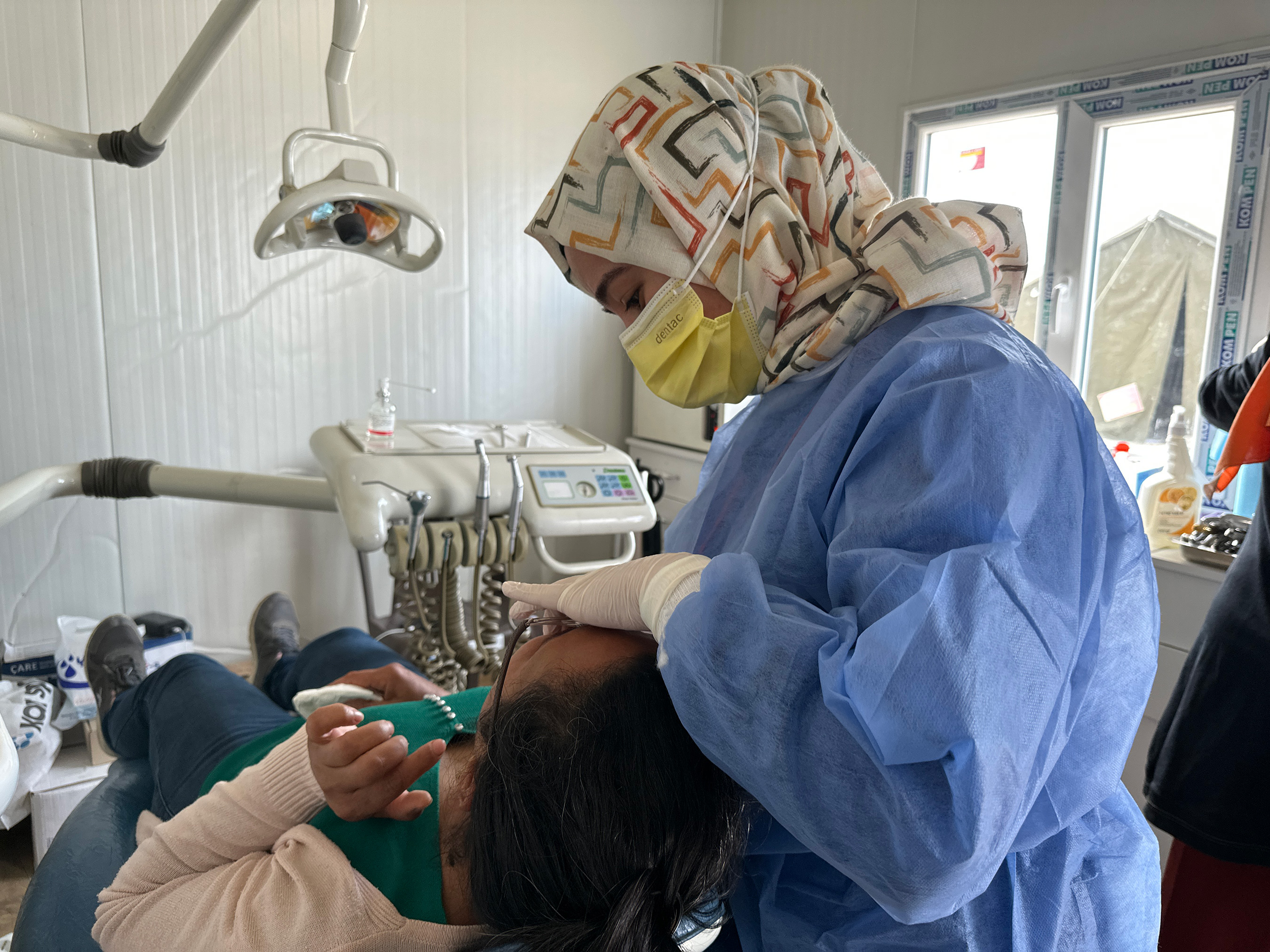 Konya Mobil Gözlük ve Diş Araçları Depremzedelere Derman Oluyor