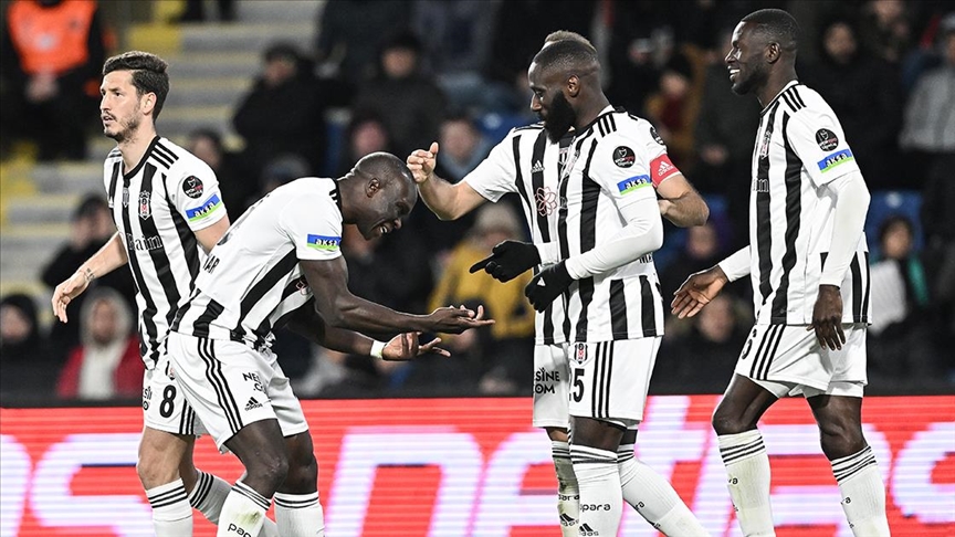 Beşiktaş deplasmandan 3 puanla döndü