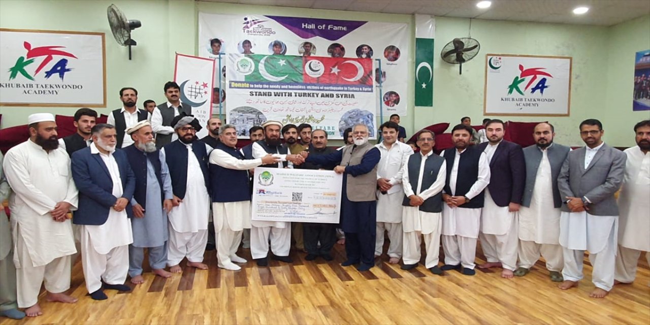 Pakistan'dan Türkiye'ye deprem desteği geldi.