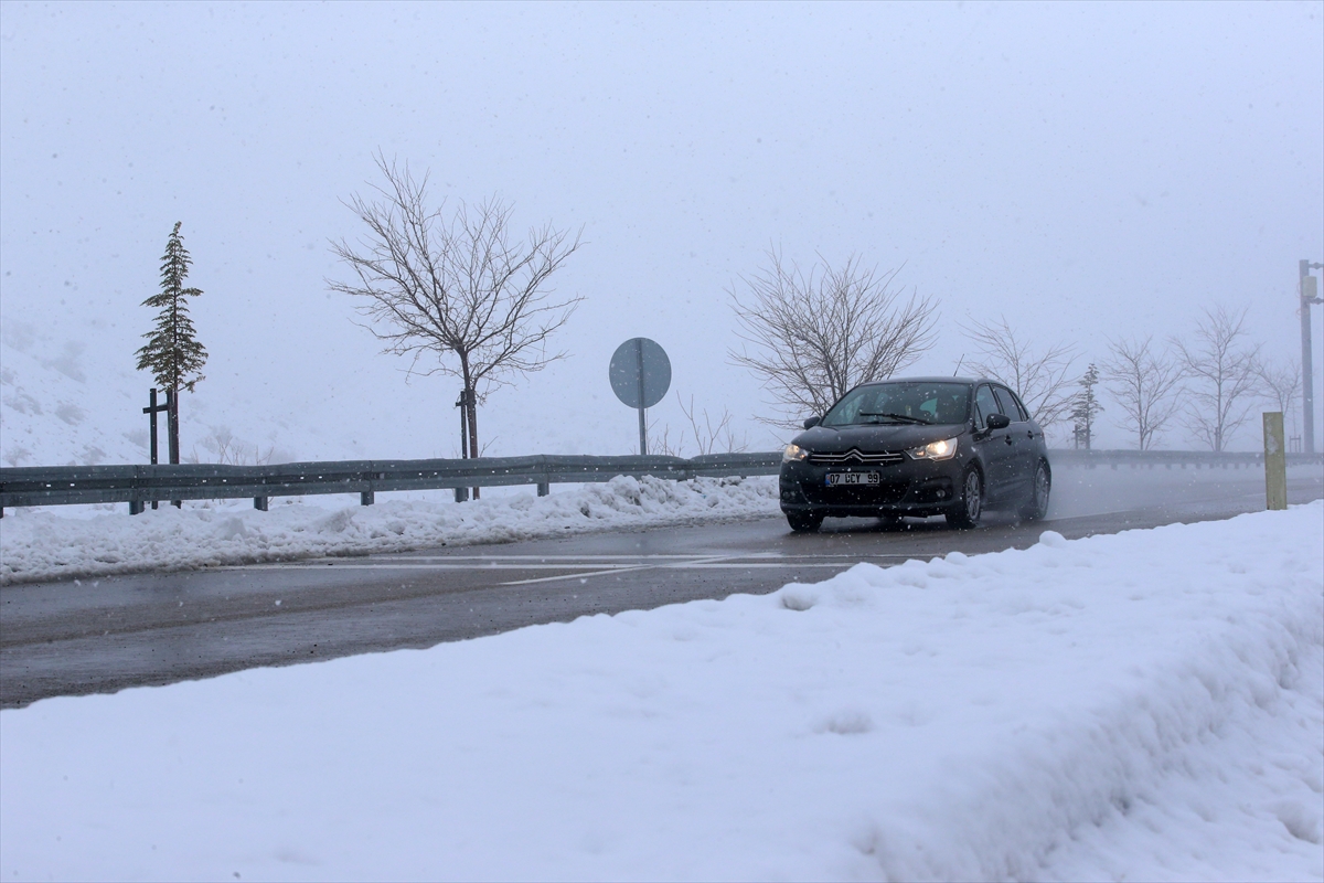 Deprem bölgesi Malatya'da kar ve yağmur etkili oluyor