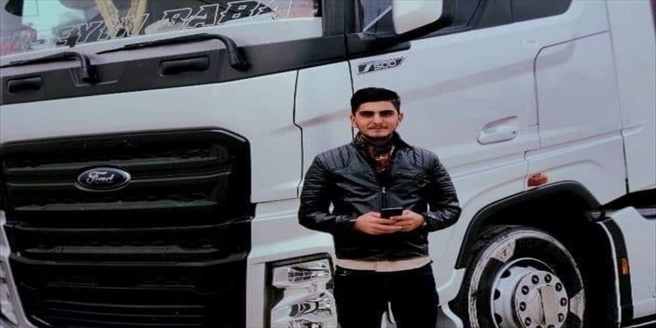 Şanlıurfa'da aranan tır şoförü, nişanına gitmeye çalışırken sele kapılmış.