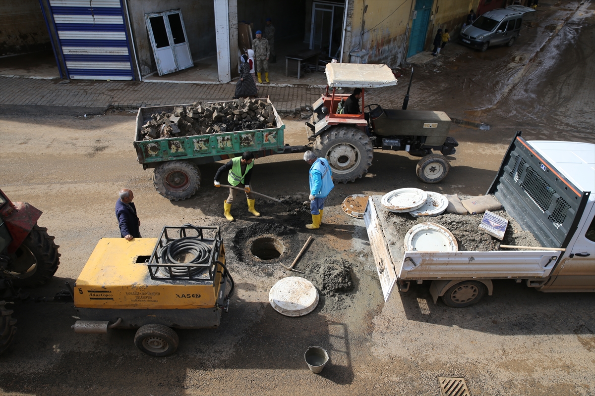 Şanlıurfa'da sel sonrası temizlik çalışmaları sürüyor