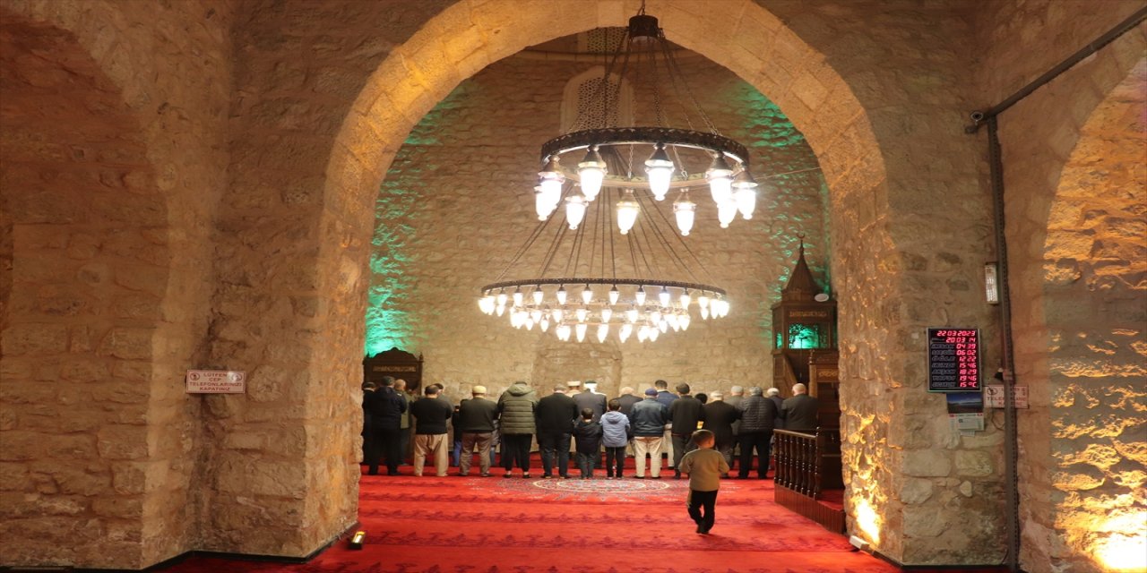 Siirt ve Şırnak'ta ilk teravih namazları kılındı