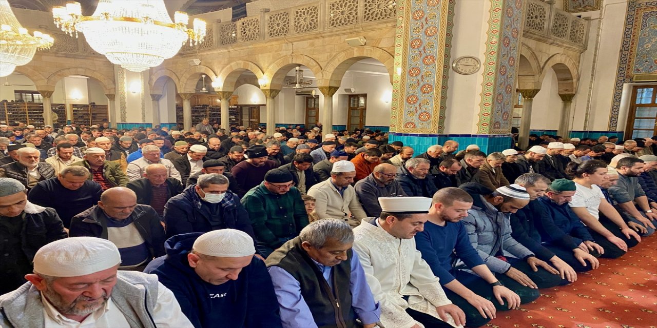 Doğu Marmara ve Batı Karadeniz'de ilk teravih kılındı