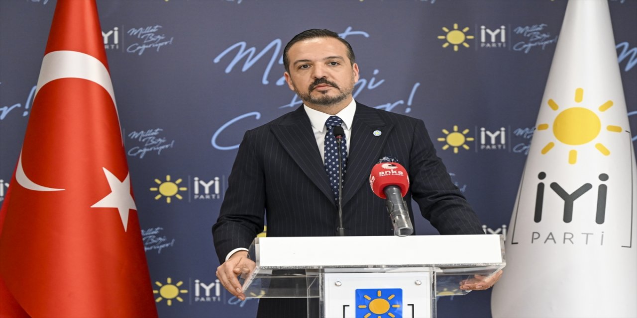 İYİ Parti Sözcüsü Zorlu basın toplantısı yaptı.