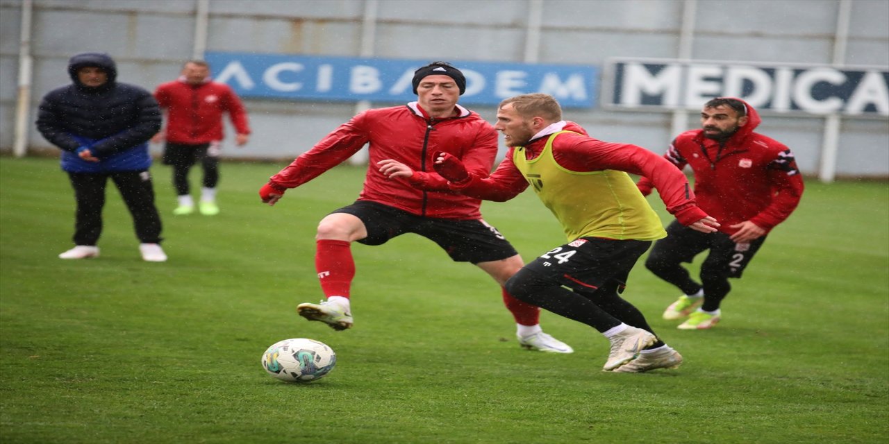 Sivasspor, Başakşehir maçının hazırlıklarına devam ediyor.