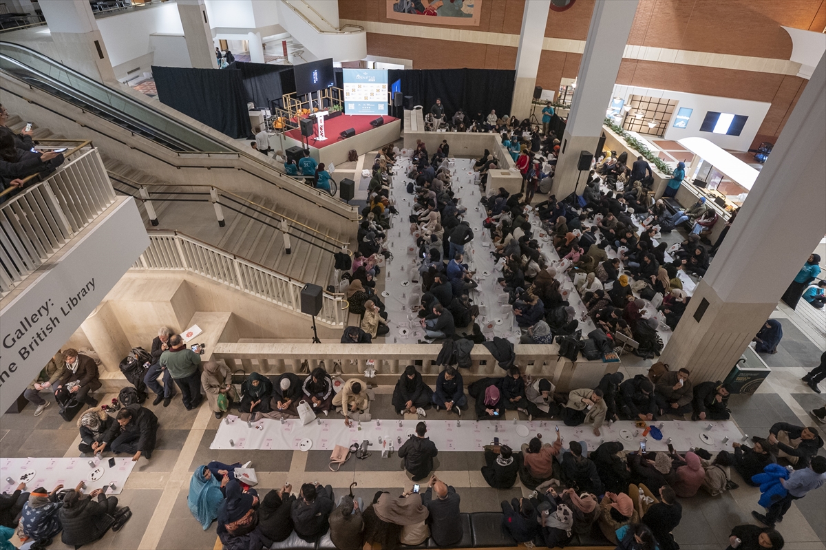 British Library'de toplu iftar