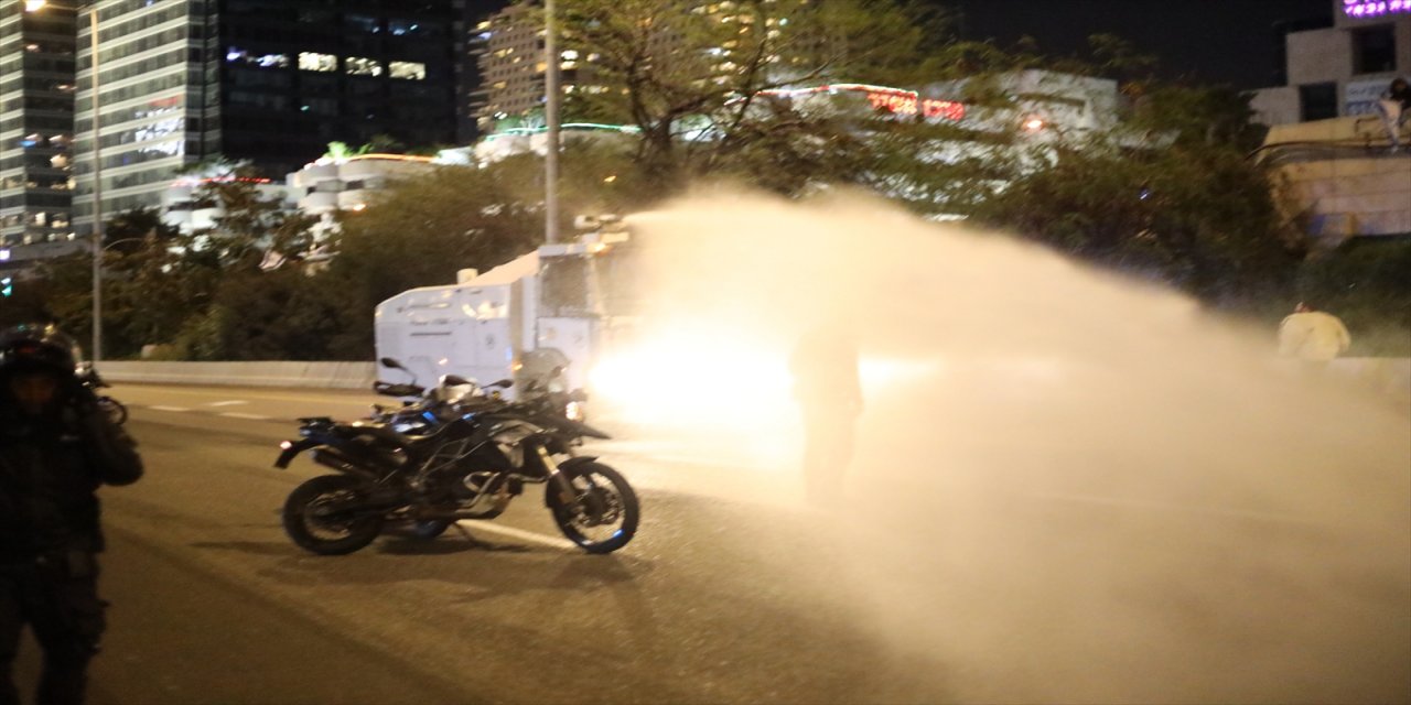 İsrailliler, Netanyahu’nun erteleme kararına rağmen “yargı reformu” protestolarına devam ediyor