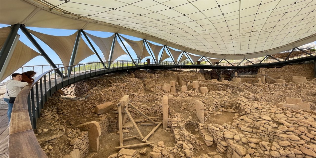 Göbeklitepe depremlerin ardından ziyaretçilerine kapılarını açtı.
