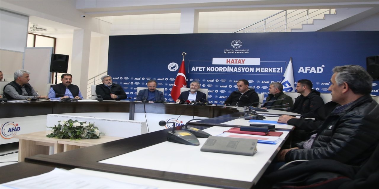 Bakan Nebati, Hatay'daki Afet Koordinasyon Merkezi'nde konuştu