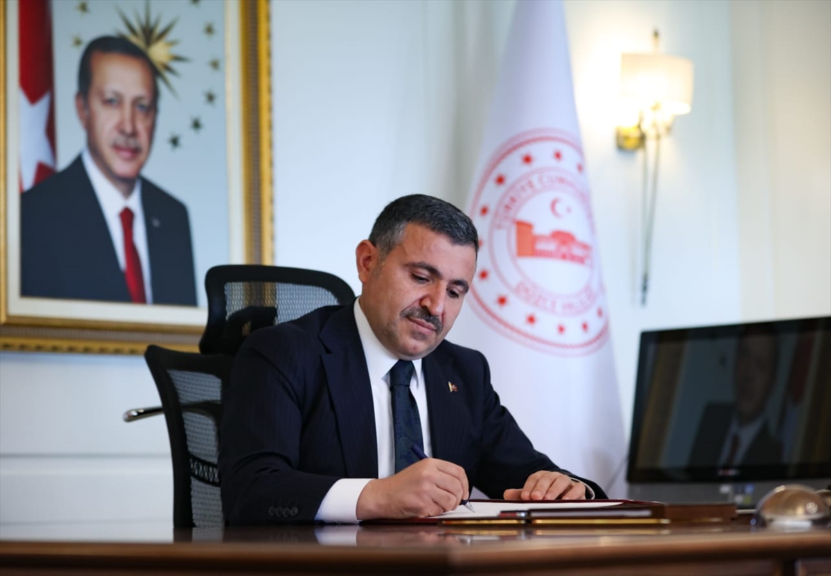 Düzce Valisi Atay AA'nın 103. kuruluş yıl dönümünü kutladı