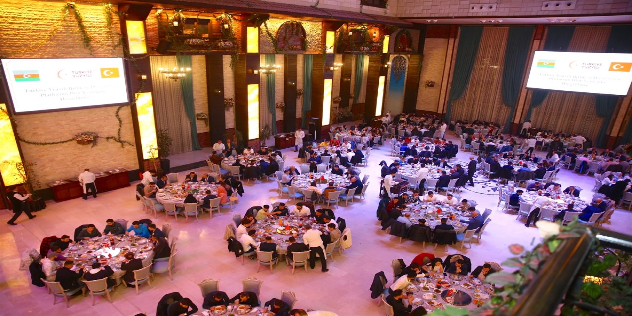 Türkiye Yüzyılı Birlik ve Dayanışma Platformu, Bakü'de iftar programı düzenledi