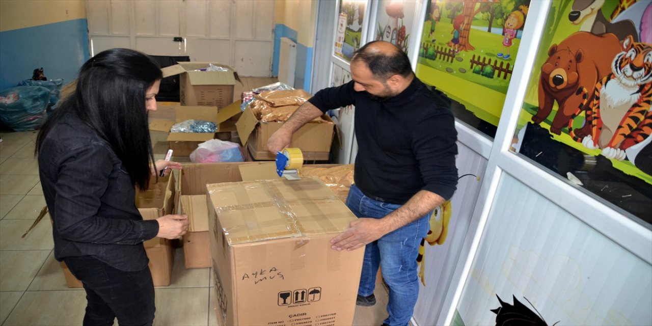 Muş'ta öğrencilerin topladığı oyuncaklar depremzede çocuklara ulaştırılacak.