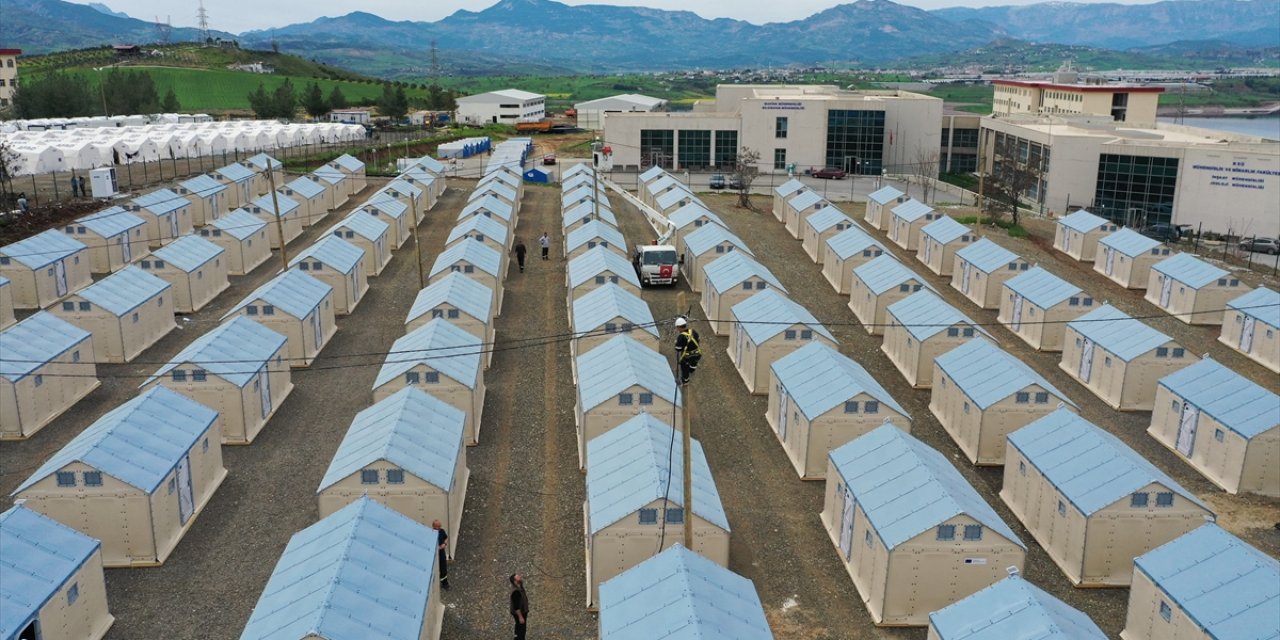 Trakya'dan gelen "enerji timleri" deprem bölgesinde yoğun mesaide