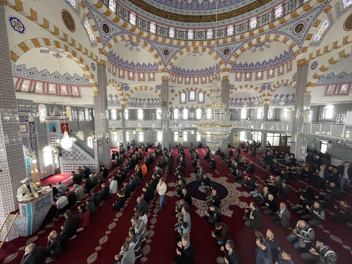 Malatya ve Kilis'te cuma namazı