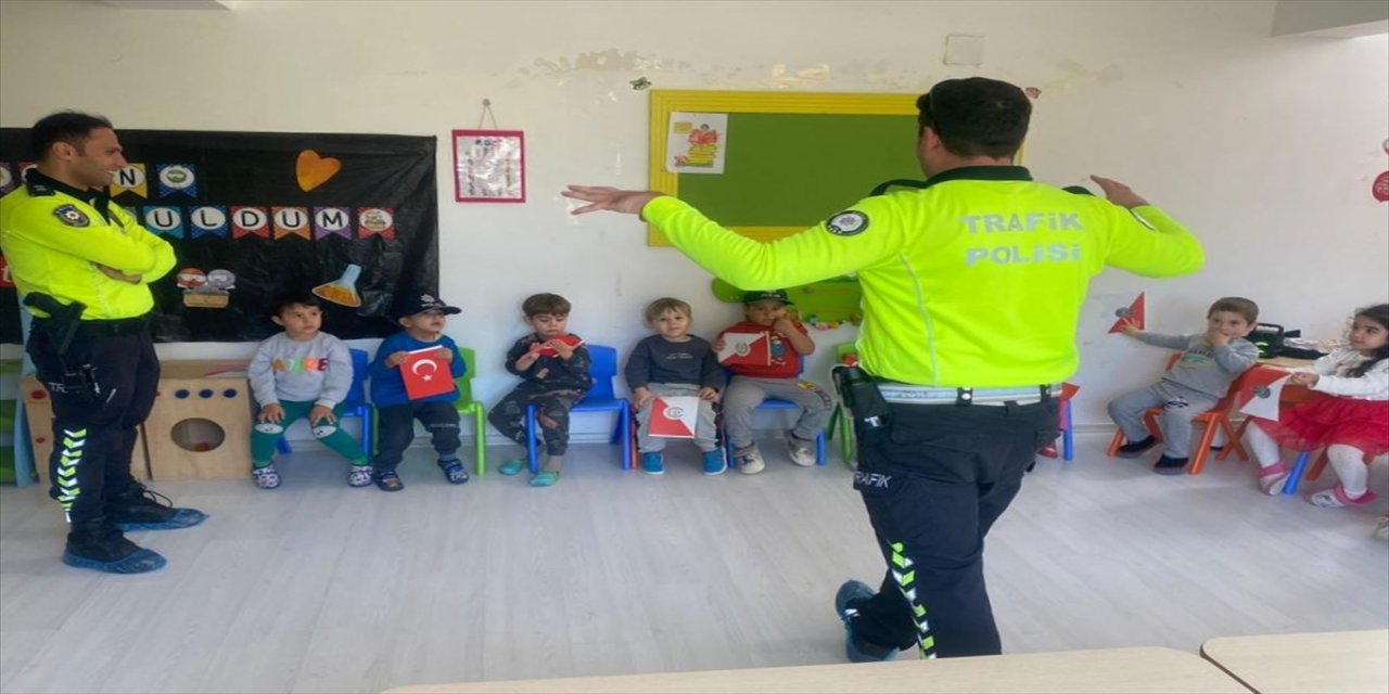 Datça'da polisten çocuklara yönelik etkinlik