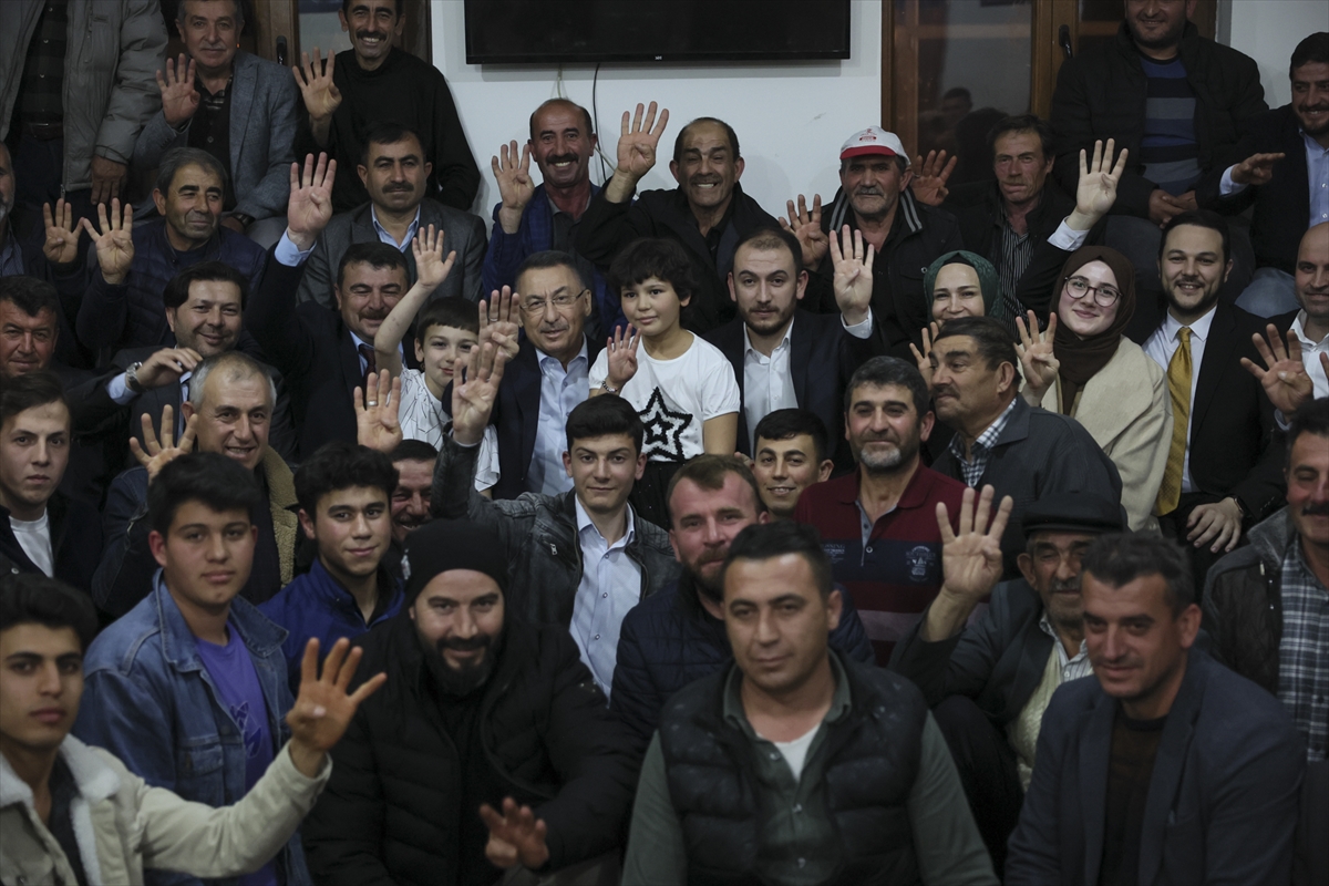 "Türkiye fazla oluyor.' demeye başladılar. Türkiye fazla olacak zaten."