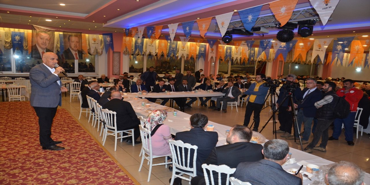 Tarım ve Orman Bakanı Kirişci, Ardahan'da vatandaşlarla iftar yaptı: