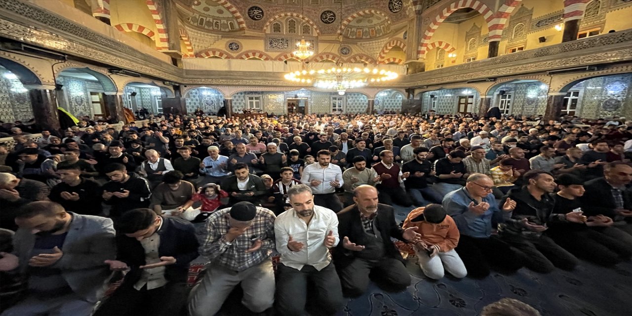 Diyarbakır, Mardin, Şırnak, Siirt, Batman ve Elazığ'da Kadir Gecesi dolayısıyla program düzenlendi