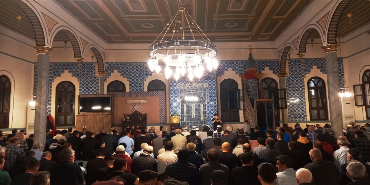 Bursa ve çevre illerde Kadir Gecesi idrak ediliyor