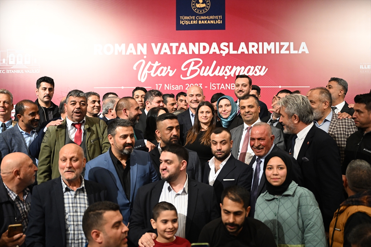 İçişleri Bakanı Soylu, Şişli'de Roman vatandaşlarla iftar yaptı