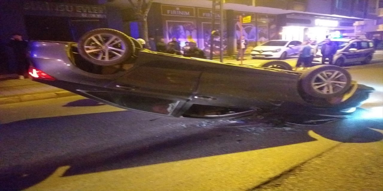 Sancaktepe'de takla atan arabanın sürücüsü yaralandı.