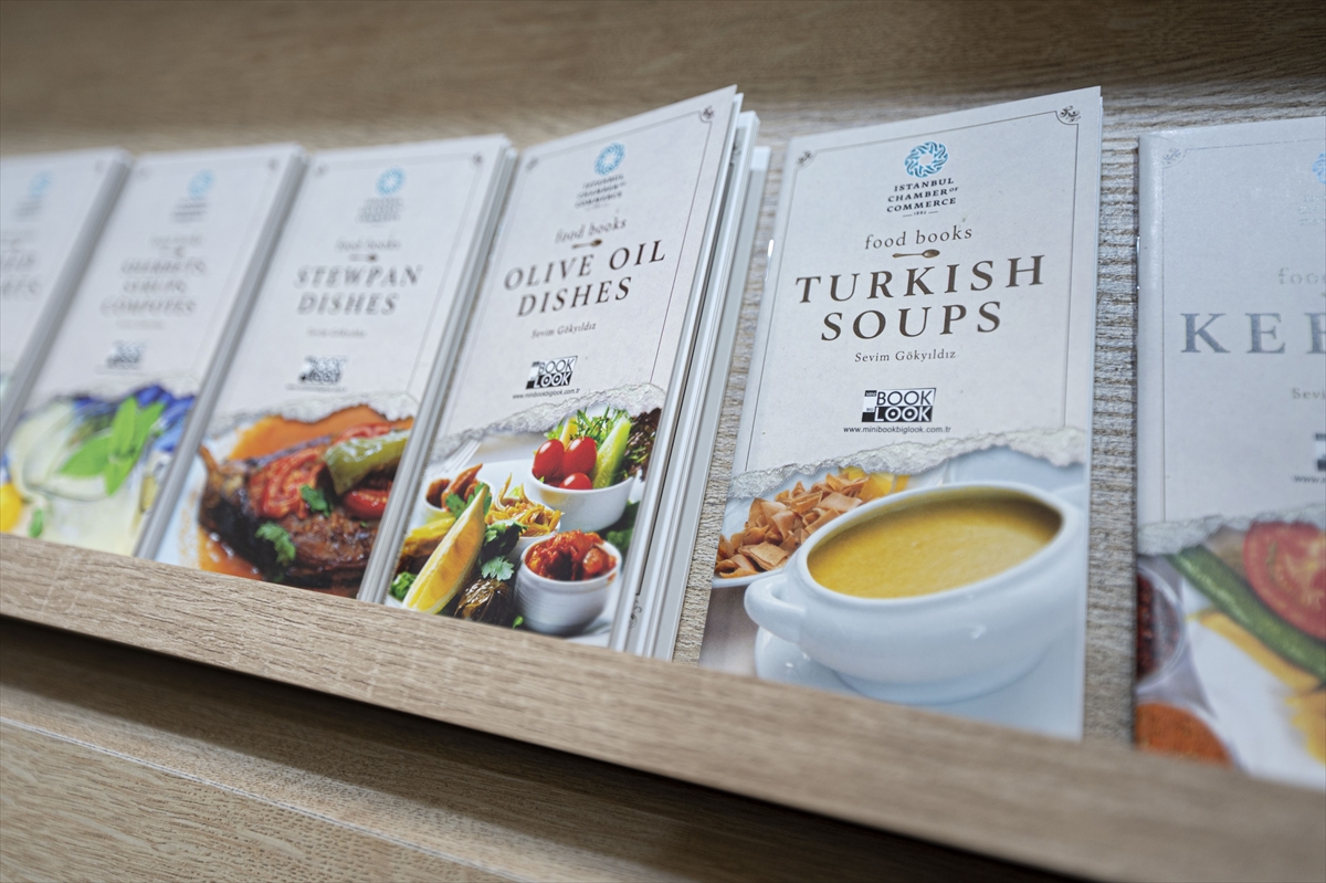 Türkiye'den 24 yayınevi Londra Kitap Fuarı'na katıldı