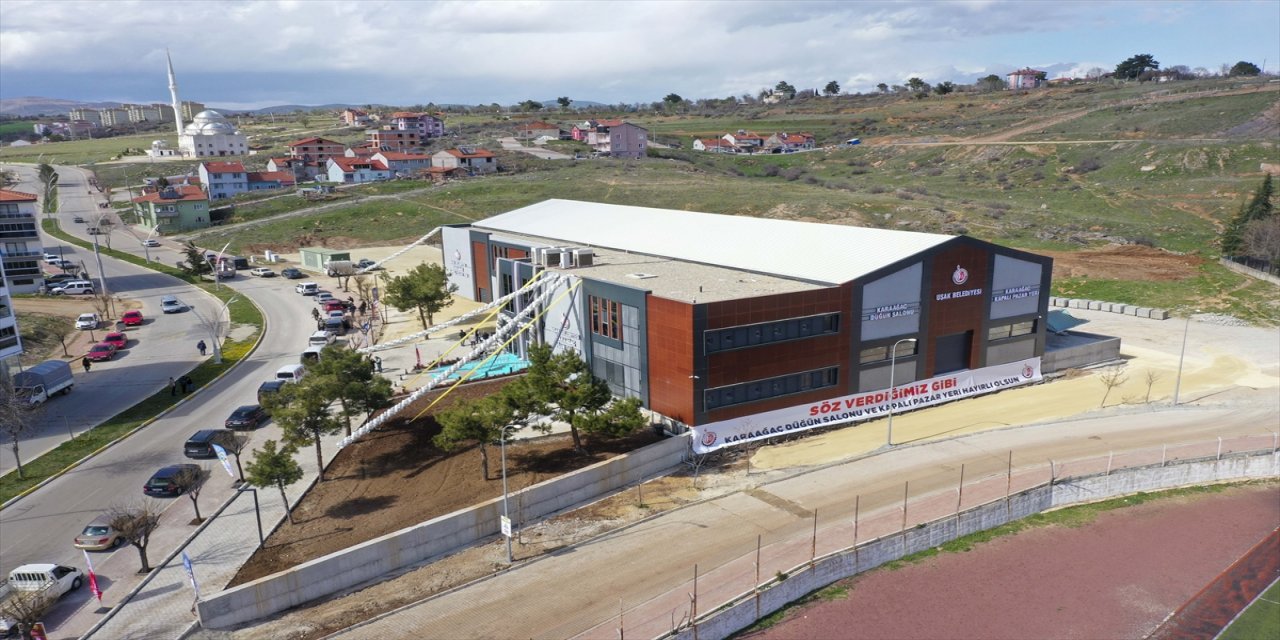 Uşak'ta, Karaağaç Mahallesi Kapalı Pazar Yeri ve Düğün Salonu açıldı